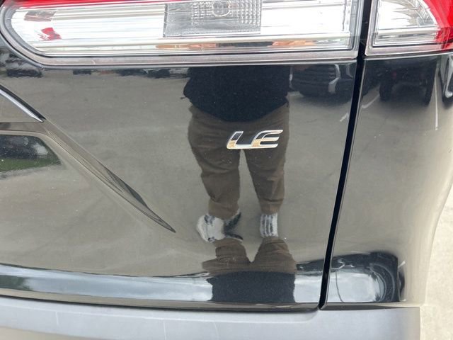 Used 2023 Toyota Corolla Cross LE FWD image 4