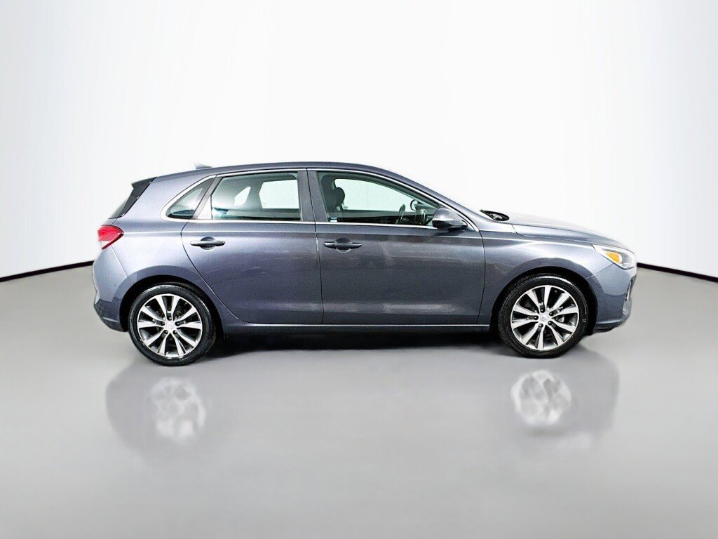 Used 2018 Hyundai Elantra GT w/ Style Package 02 FWD image 6