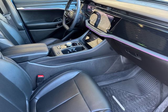 Used 2025 Jeep Wagoneer S Limited image 18