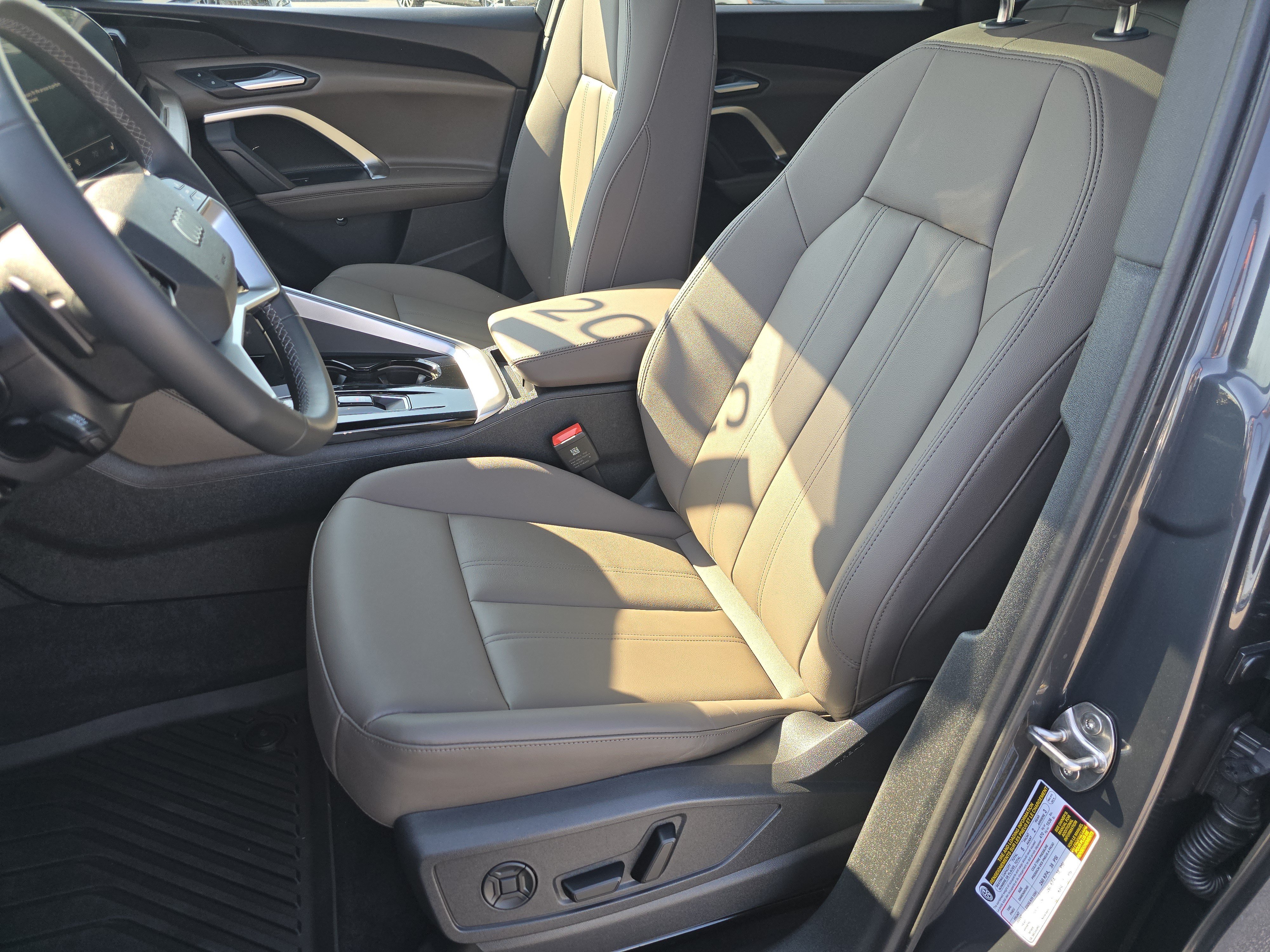 Certified 2025 Audi Q5 Premium w/ Convenience Package AWD/4WD image 22