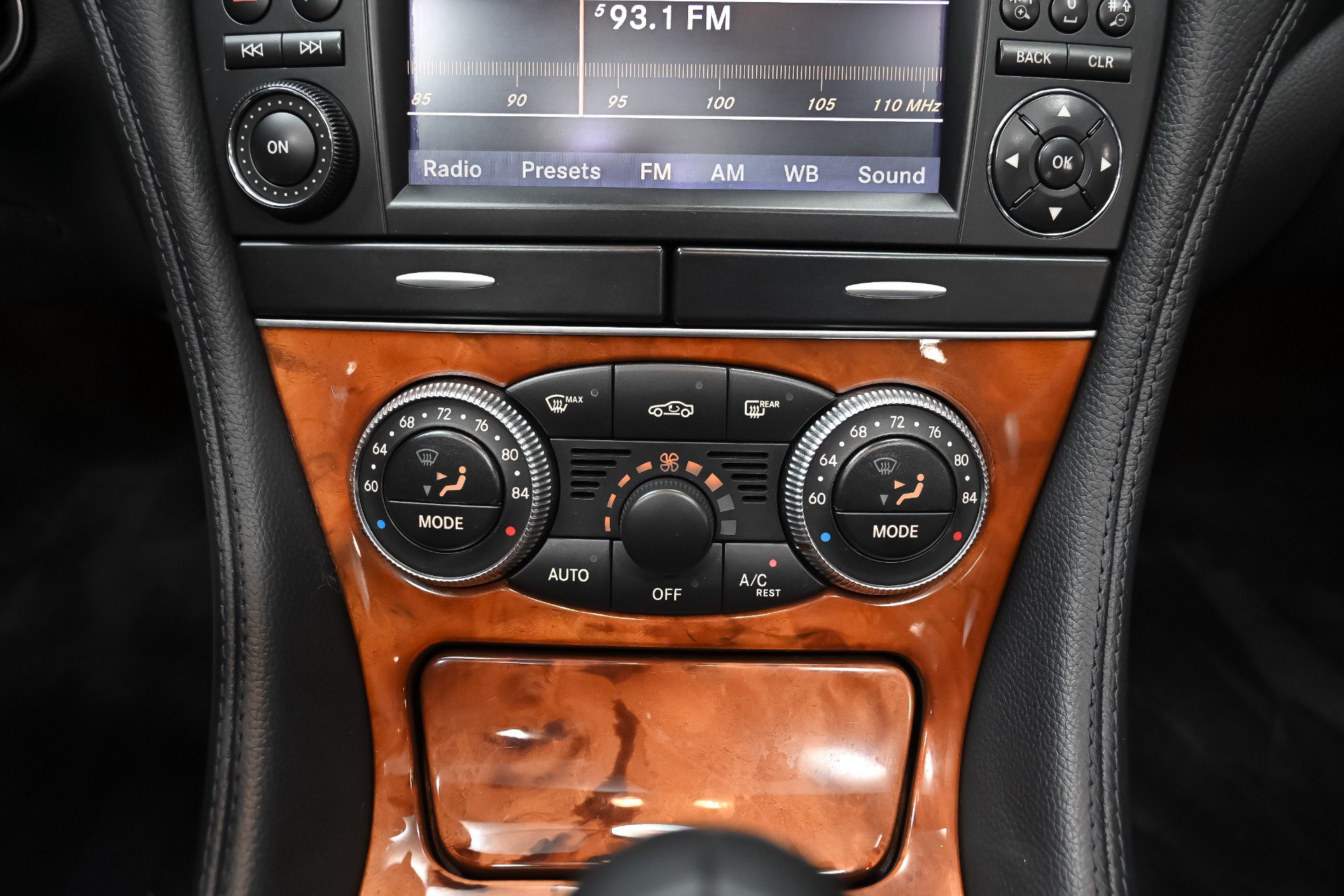 Used 2009 Mercedes-Benz SL 550 image 26
