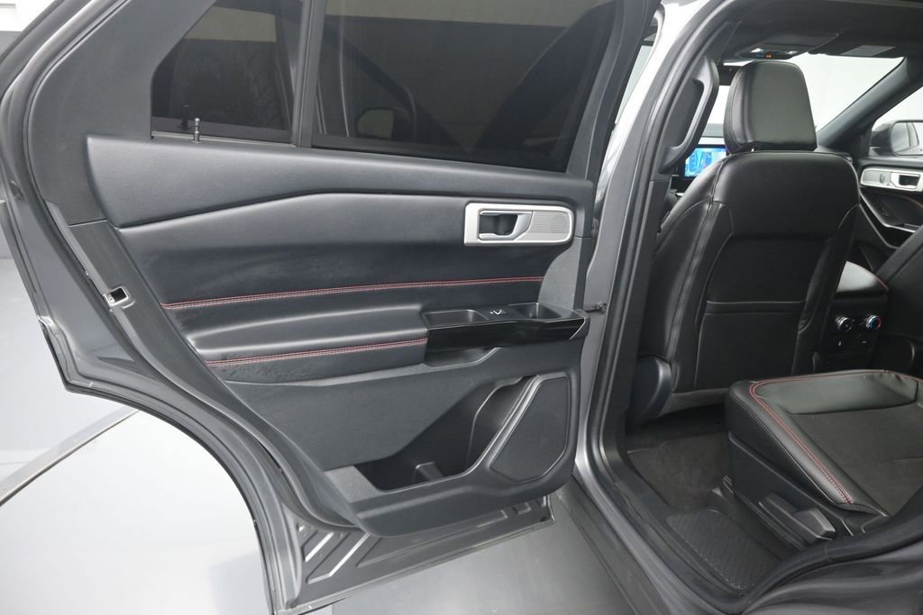 Used 2023 Ford Explorer ST-Line w/ Class IV Trailer Tow Package RWD image 12
