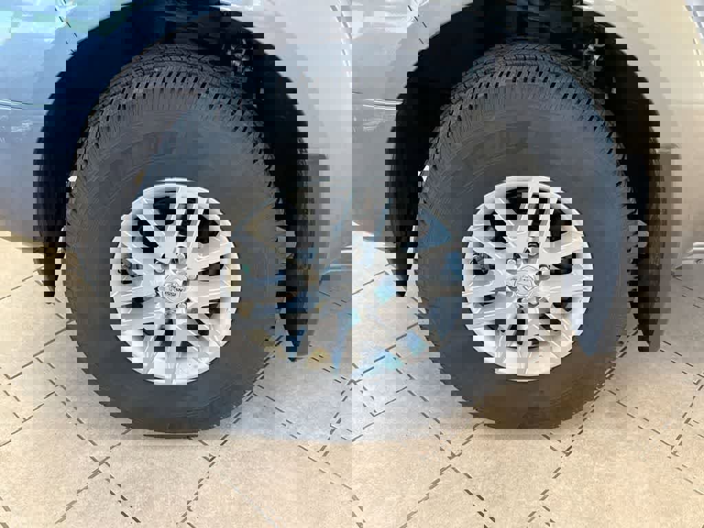 Used 2017 Nissan Frontier SV image 14