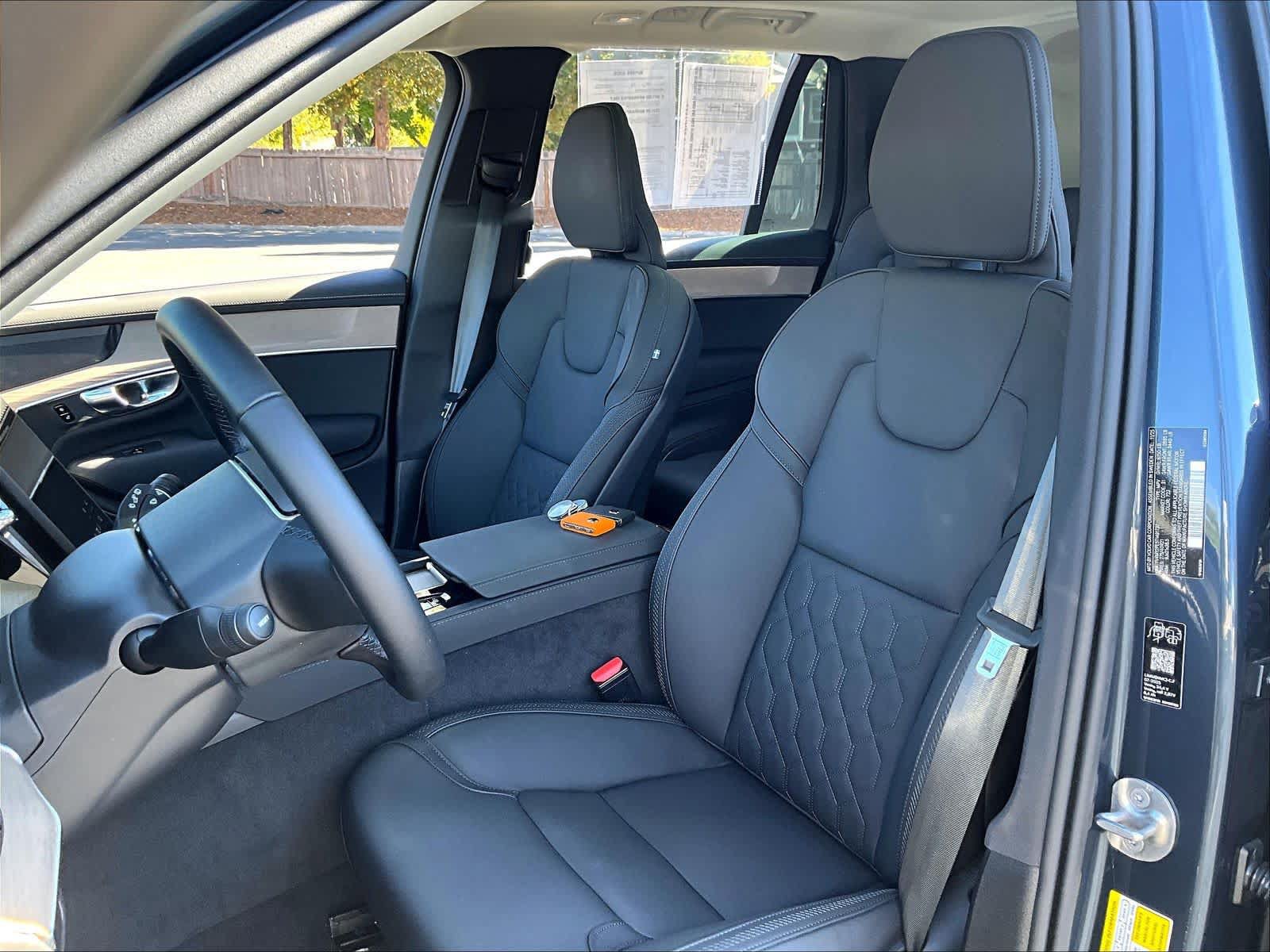 Used 2026 Volvo XC90 B5 Plus w/ Protection Package AWD/4WD image 28