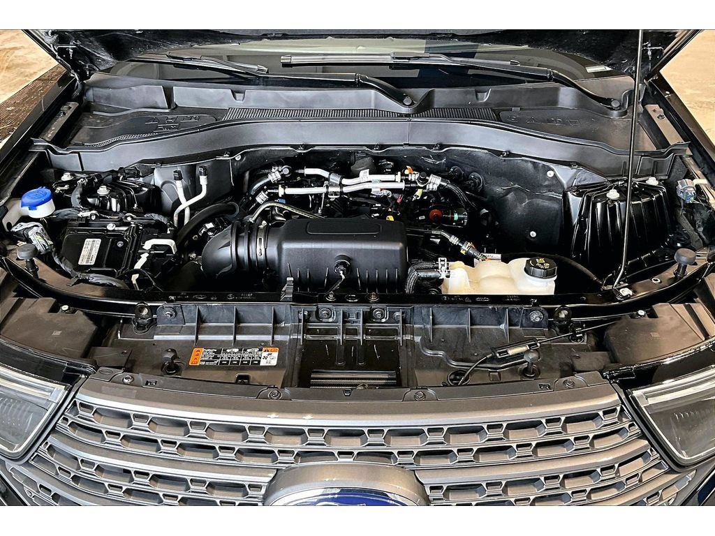 Used 2024 Ford Explorer XLT w/ Equipment Group 202A AWD/4WD image 49