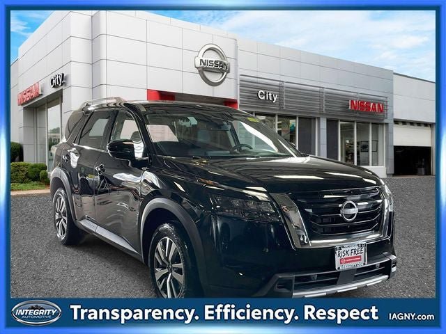 Used 2025 Nissan Pathfinder SL