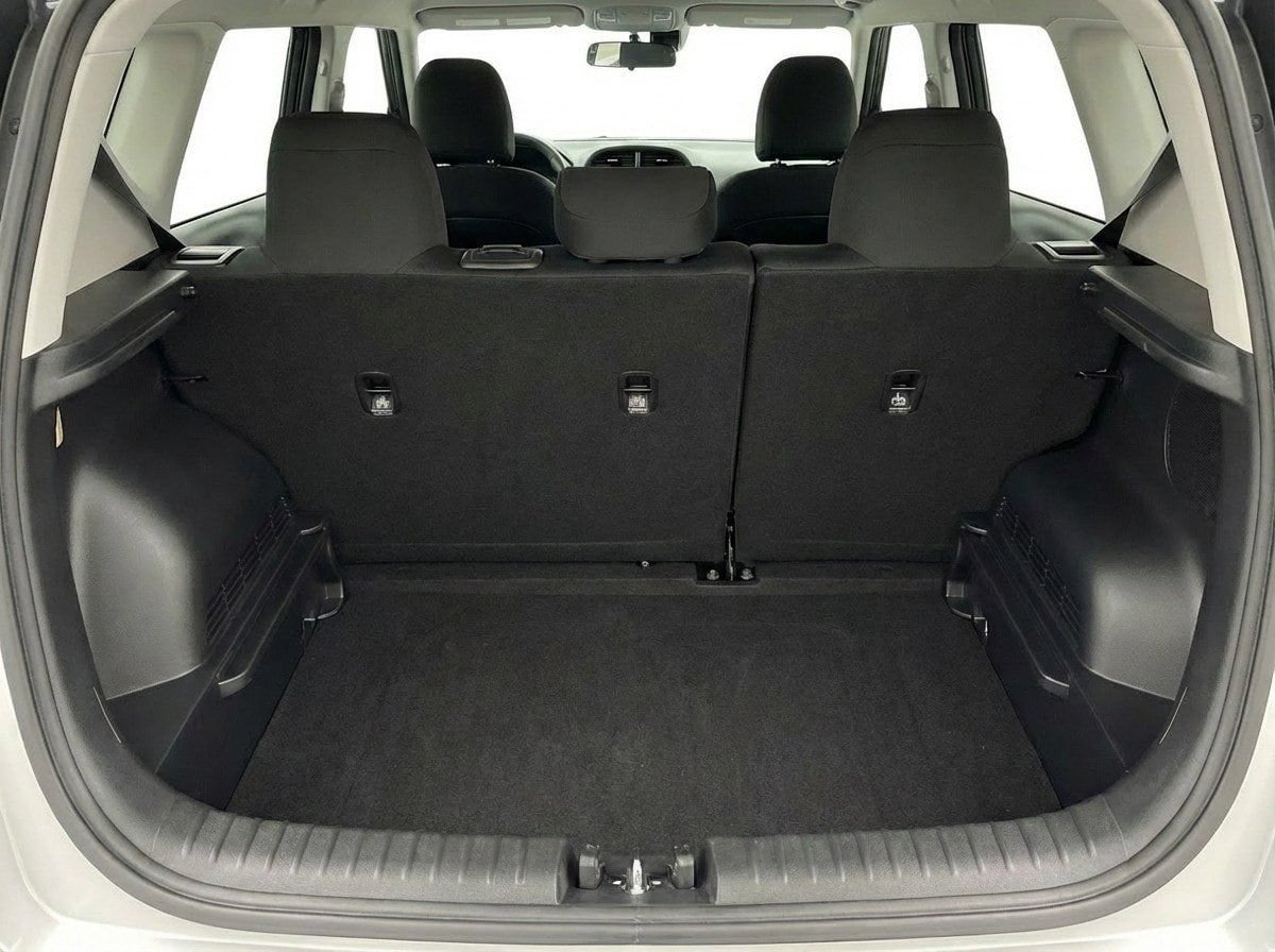 Used 2025 Kia Soul LX w/ LX Technology Package FWD image 22