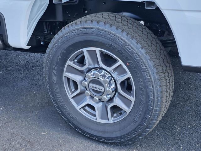 New 2026 Ford F250 Lariat w/ FX4 Off-Road Package image 13