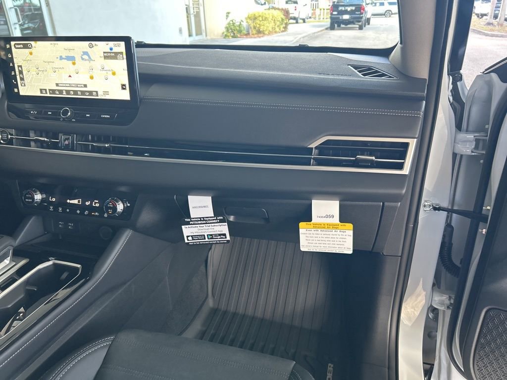 New 2026 Mitsubishi Outlander SE image 23