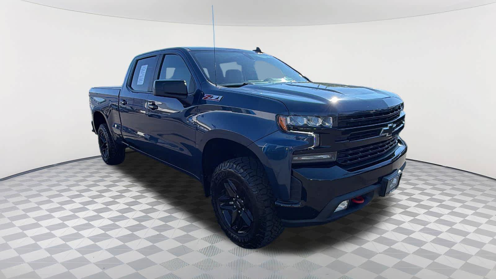 Used 2021 Chevrolet Silverado 1500 LT Trail Boss w/ Convenience Package II AWD/4WD image 3