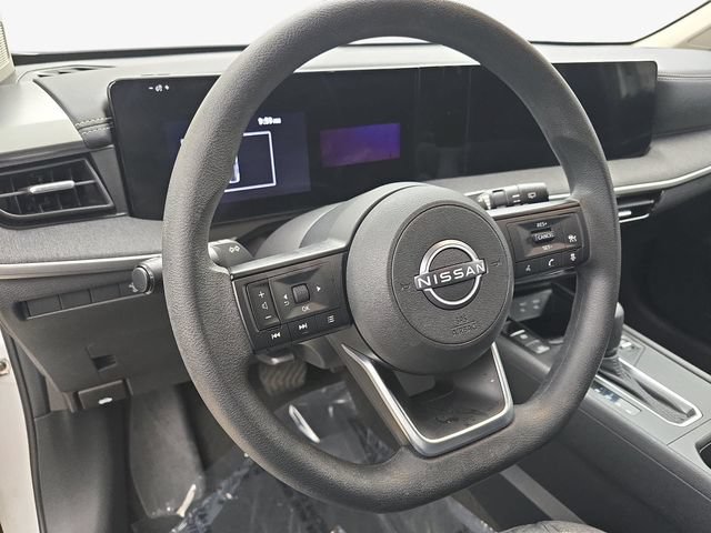 Used 2026 Nissan Kicks SV FWD image 16