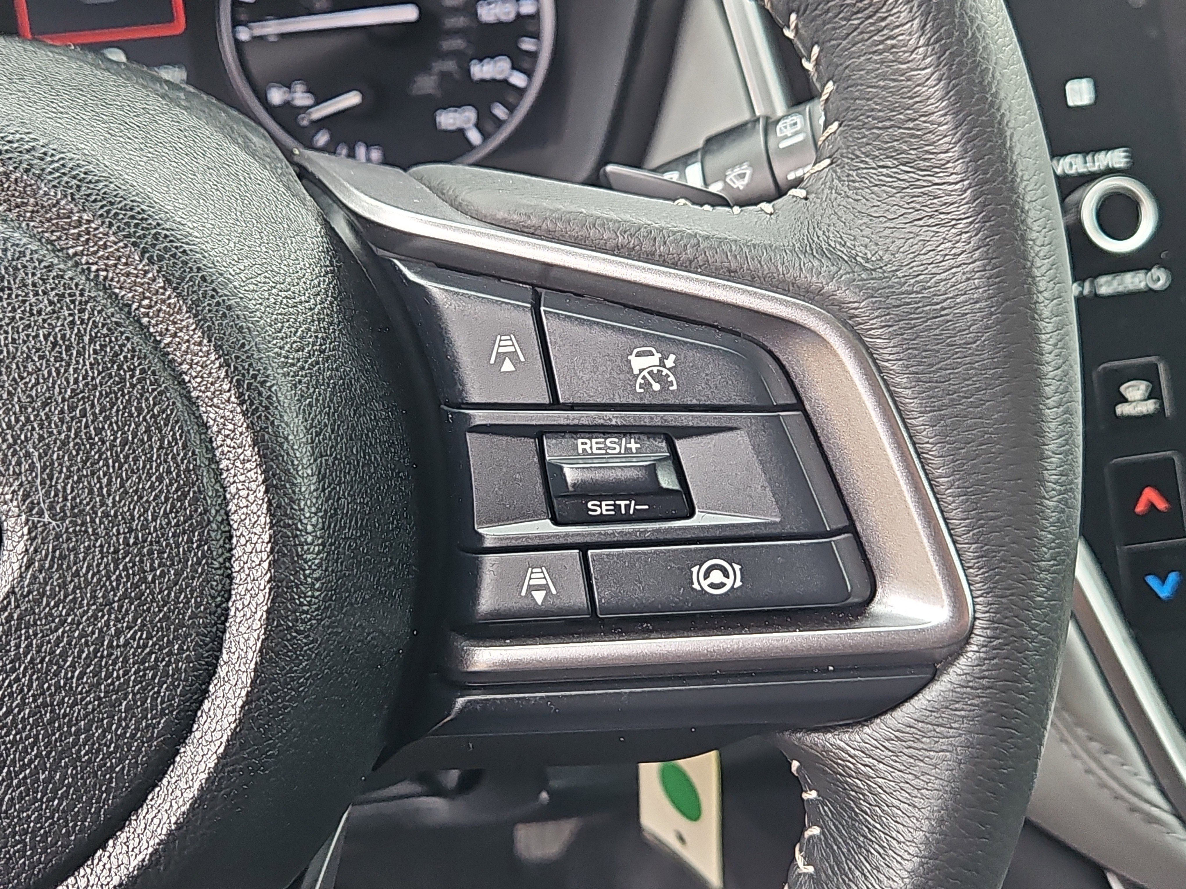 Certified 2025 Subaru Outback Premium image 15