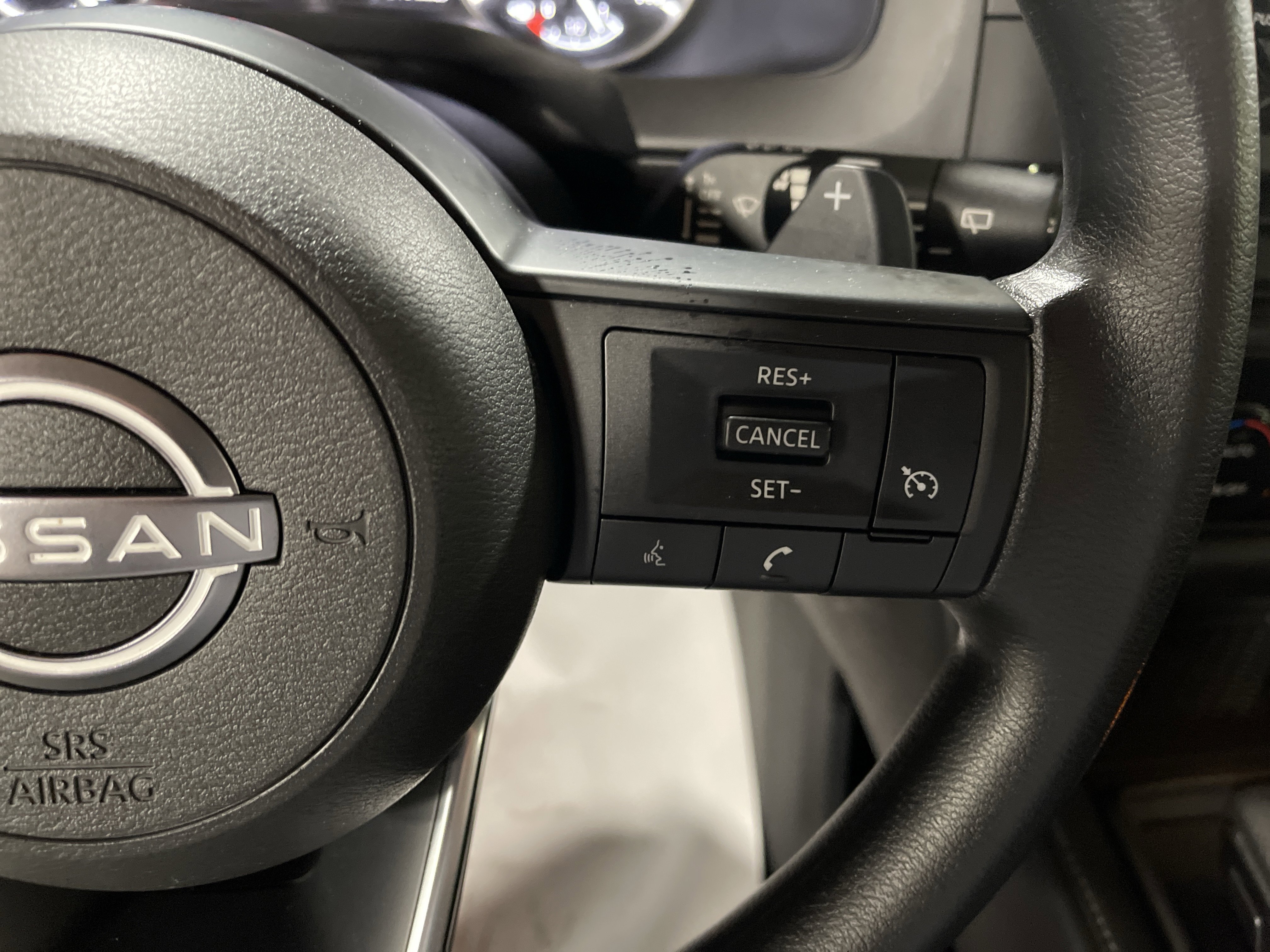 Used 2024 Nissan Pathfinder S image 20