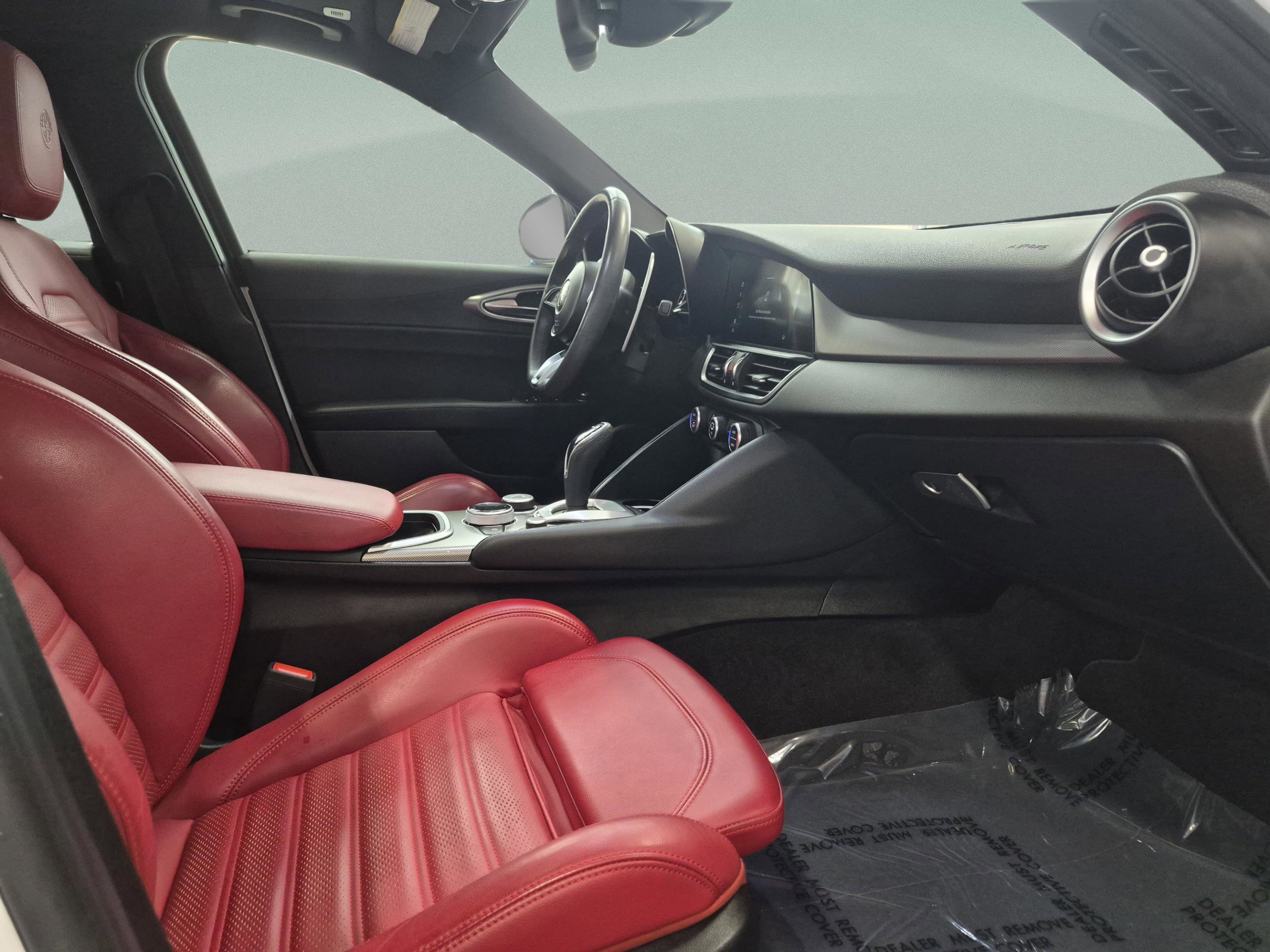 Used 2023 Alfa Romeo Giulia Veloce RWD image 20
