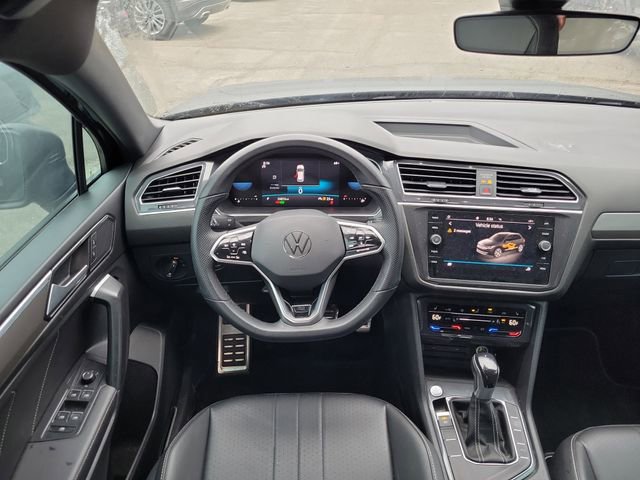 Used 2023 Volkswagen Tiguan SE R-Line image 26