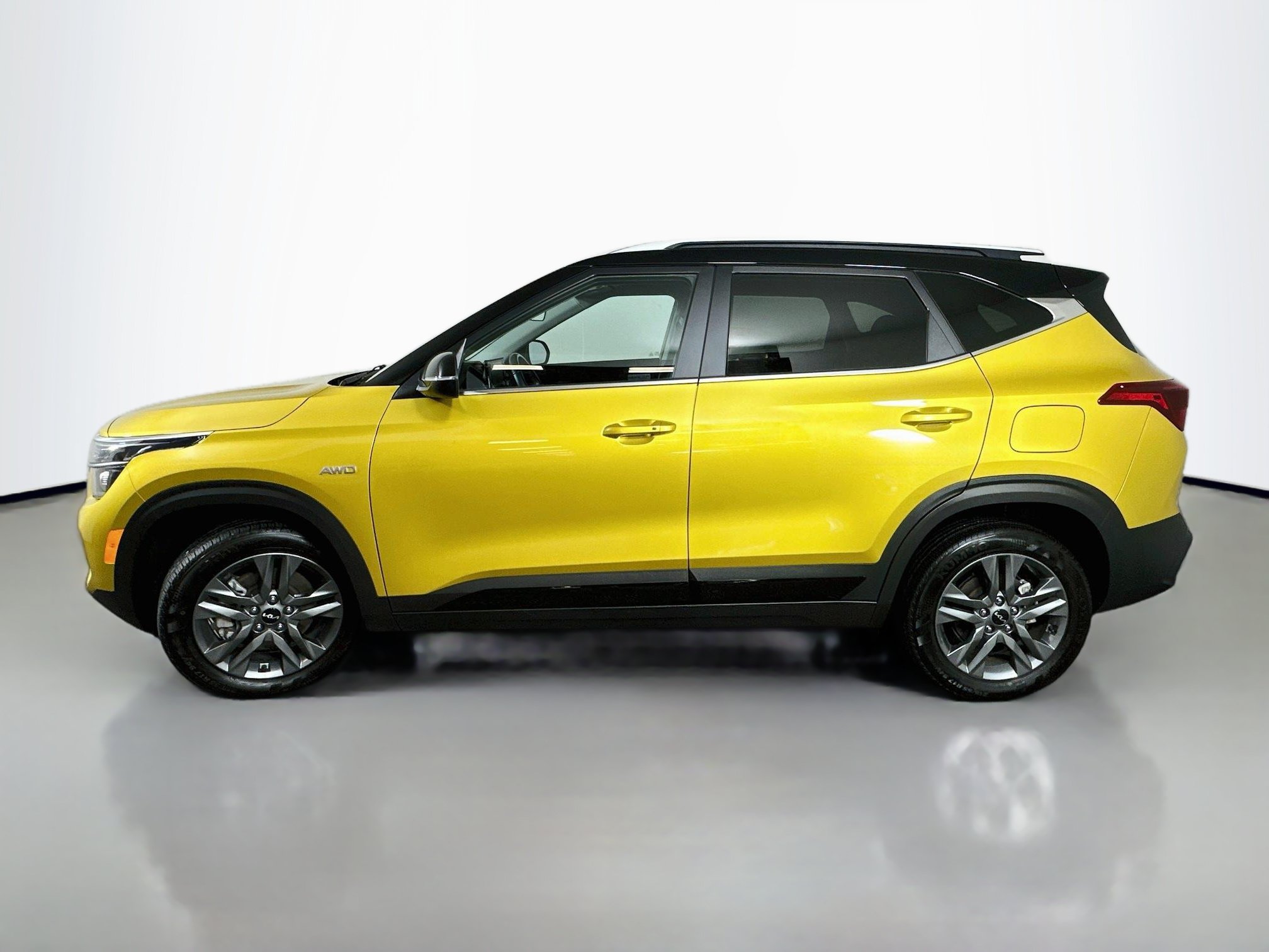Certified 2023 Kia Seltos S AWD/4WD image 4