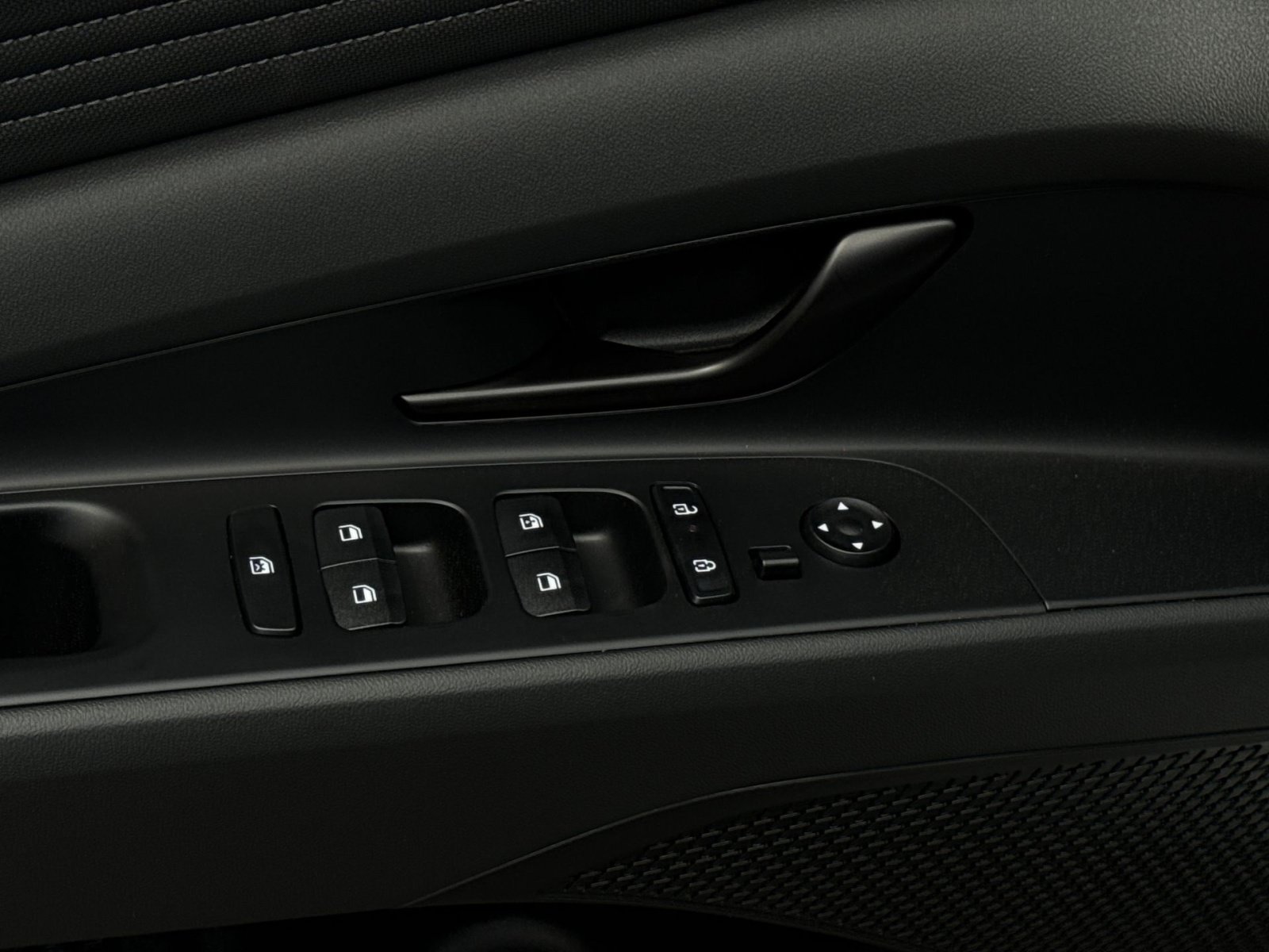 New 2026 Hyundai Elantra Sport FWD image 15