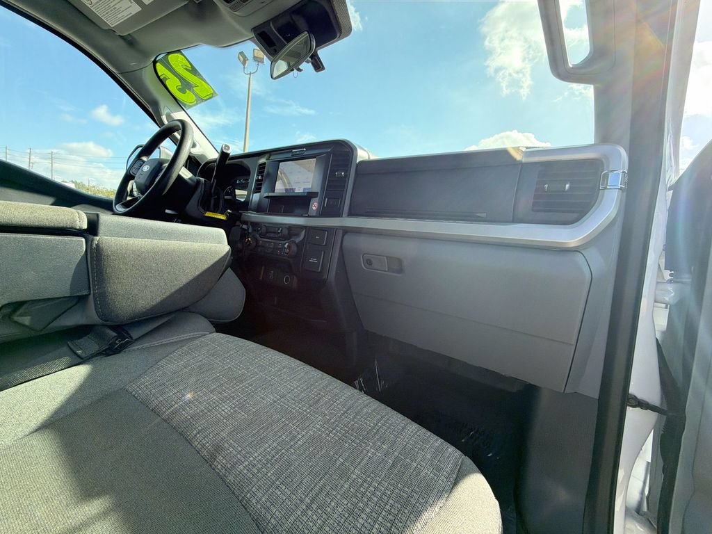 Used 2025 Ford F250 XLT AWD/4WD image 37