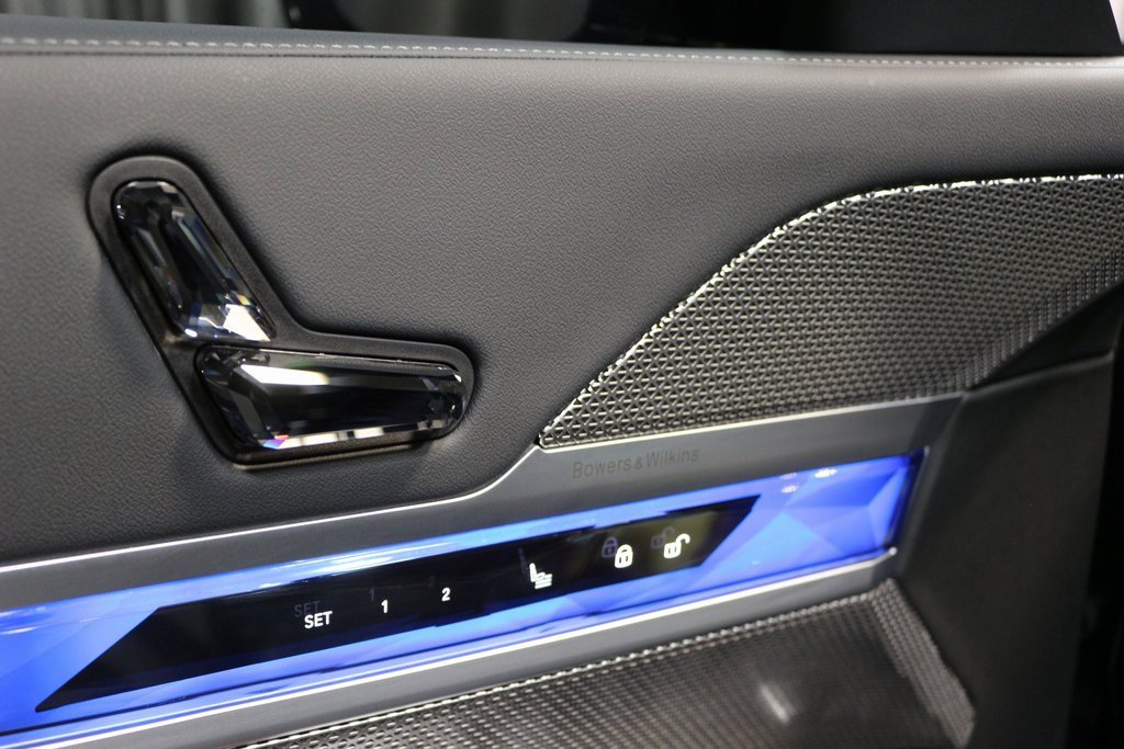 Used 2023 BMW 760i xDrive 760i xDrive image 12