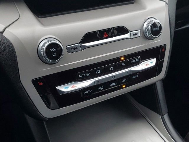 Certified 2023 Ford Explorer XLT image 31