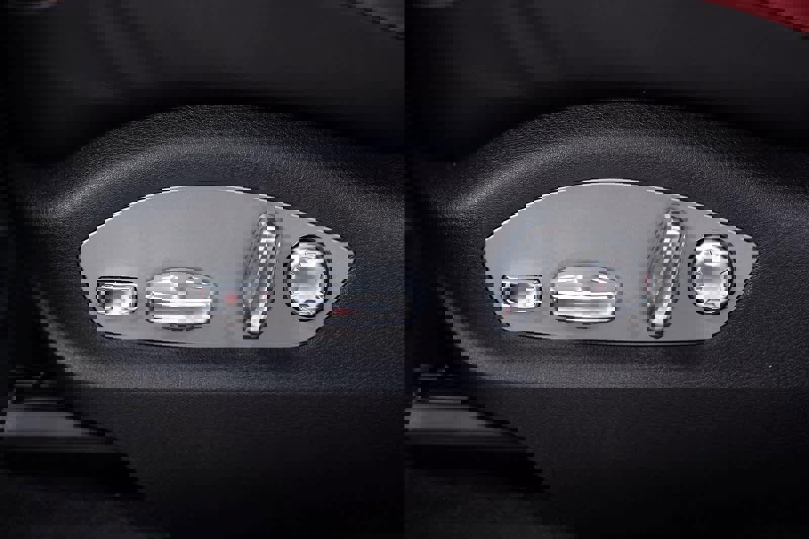 Certified 2025 Porsche Macan image 18