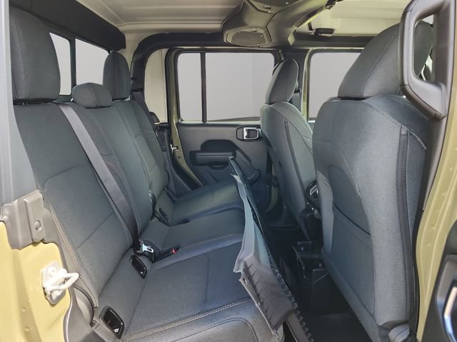 New 2025 Jeep Gladiator Willys image 21