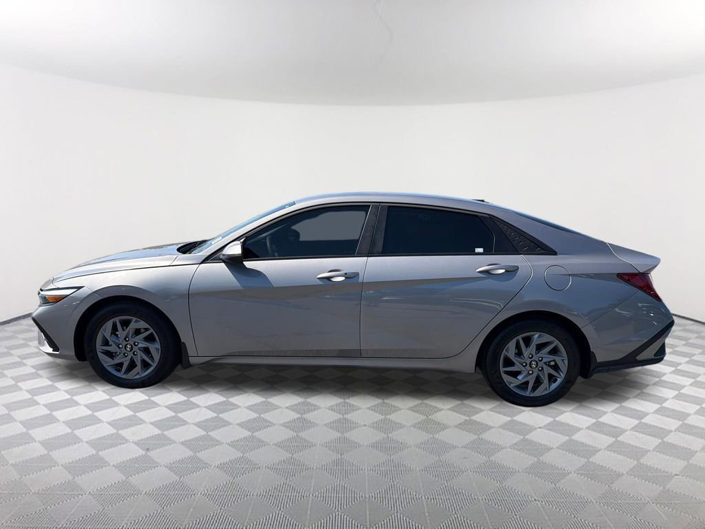 Used 2025 Hyundai Elantra Blue w/ Cargo Package FWD image 8