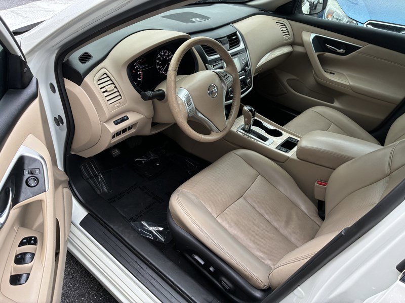 Used 2016 Nissan Altima 2.5 SL w/ Moonroof Package FWD image 7