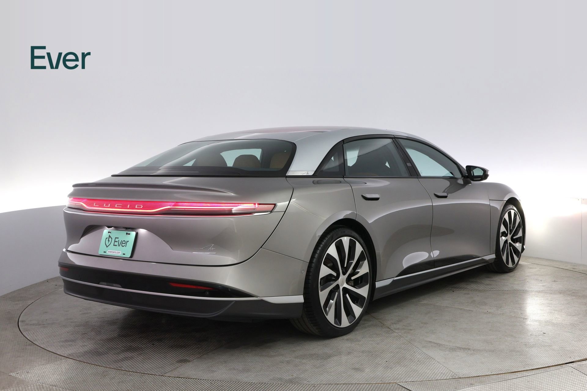 Used 2023 Lucid Air Touring image 3
