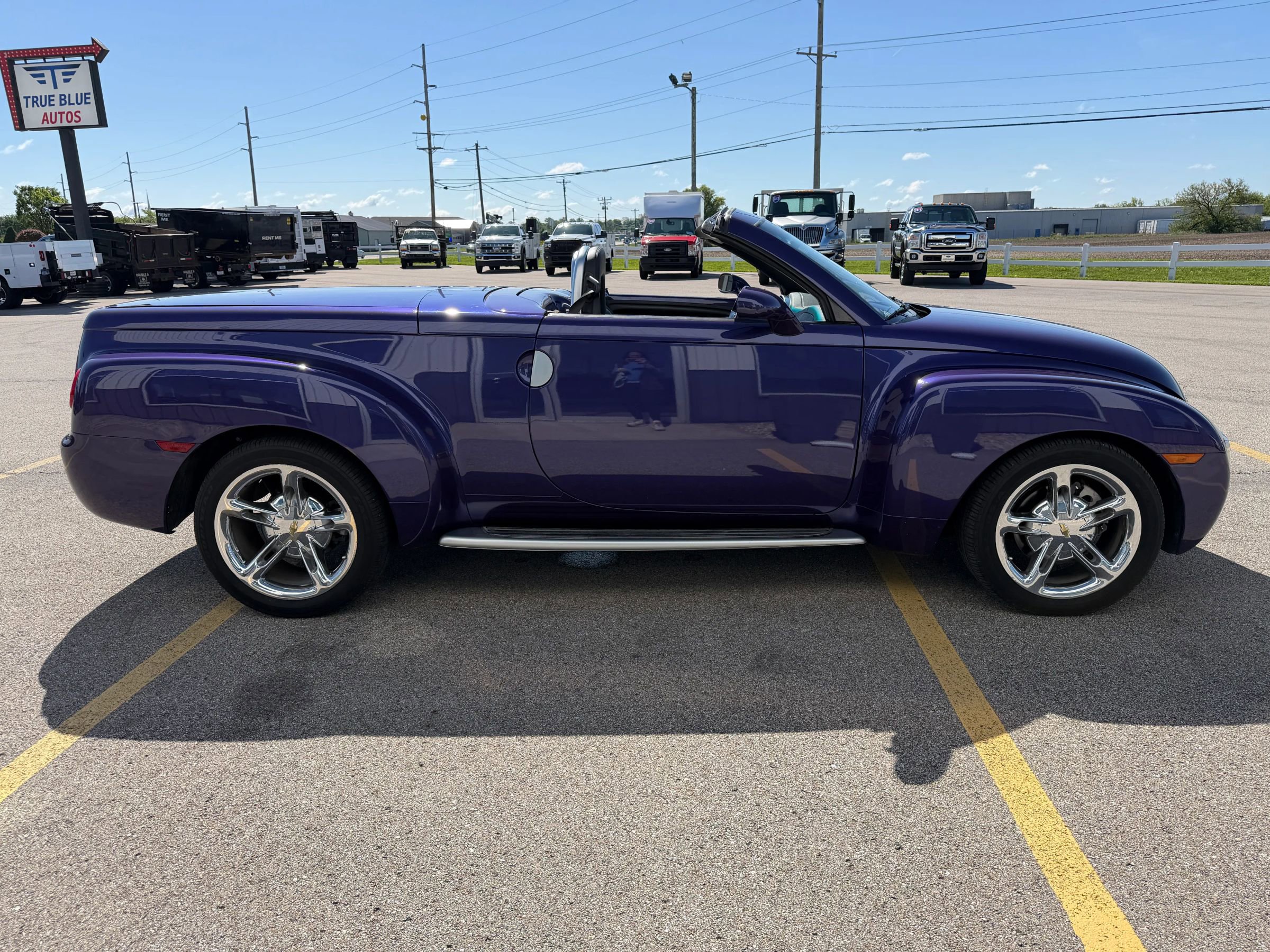 Used 2004 Chevrolet SSR w/ Preferred Equipment Group RWD image 28