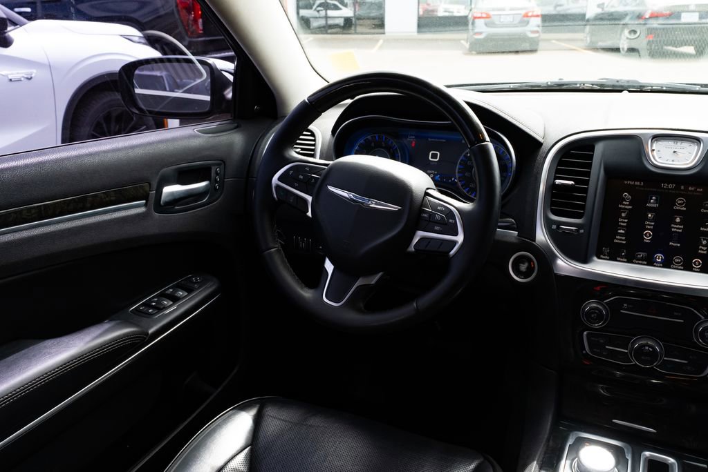 Used 2016 Chrysler 300 C RWD image 8