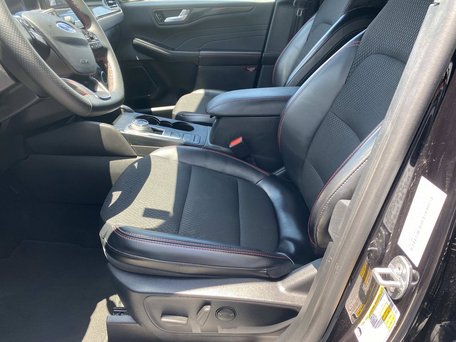 Used 2025 Ford Escape ST-Line FWD image 17