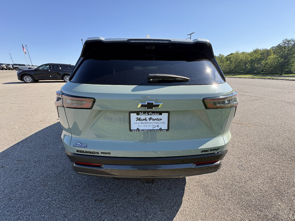Used 2025 Chevrolet Equinox ACTIV w/ Safety and Technology Package AWD/4WD image 4