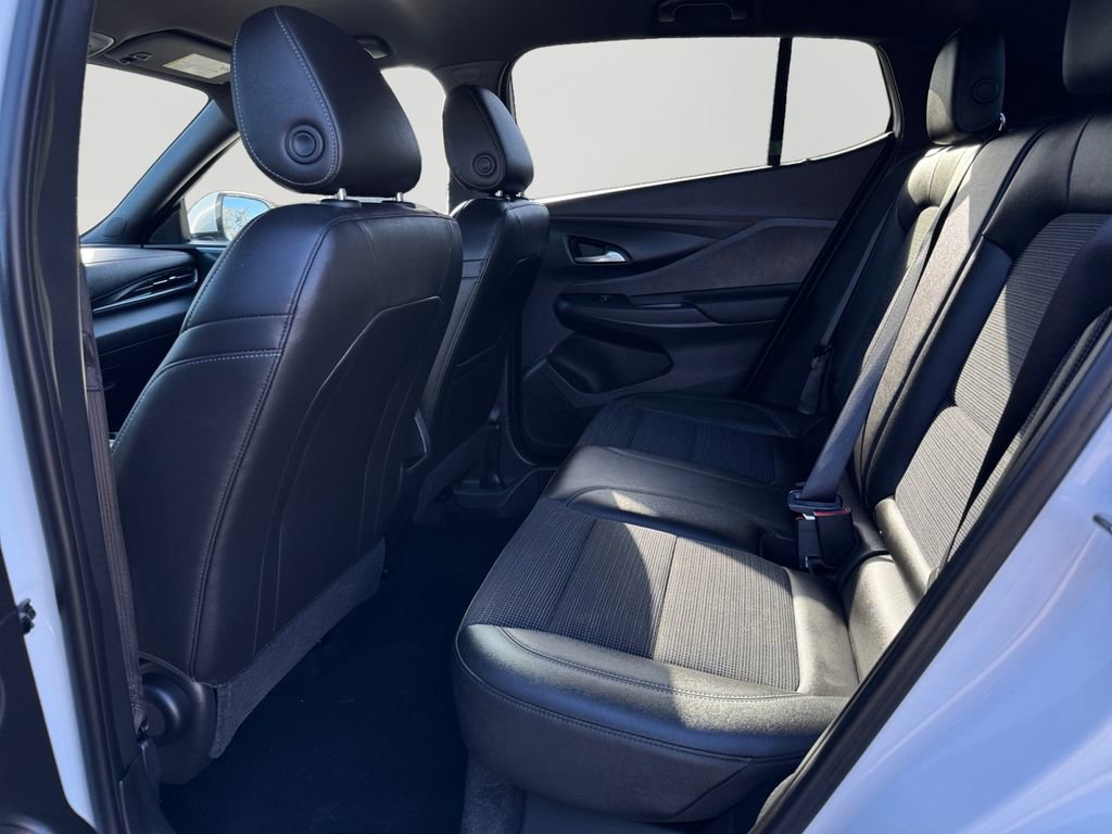 Used 2025 Buick Envista Preferred image 15