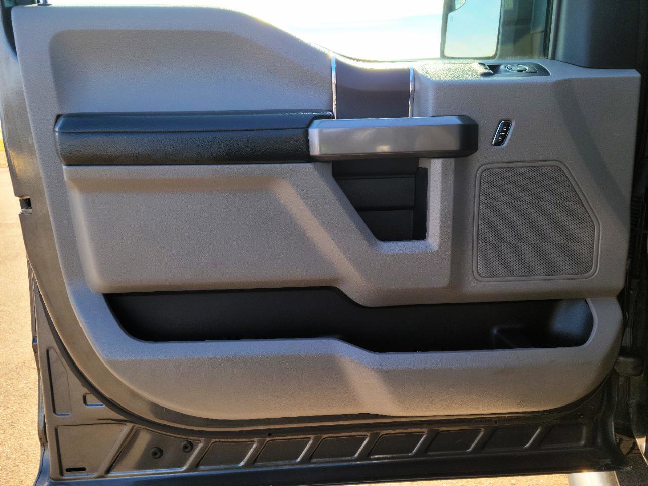 Used 2019 Ford F150 XLT w/ Equipment Group 301A Mid image 8