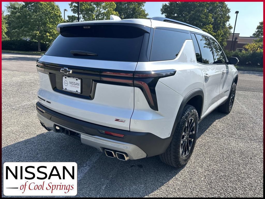 Used 2024 Chevrolet Traverse Z71 w/ Enhanced Driving Package AWD/4WD image 7