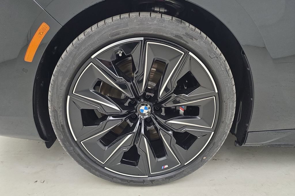 New 2026 BMW i7 xDrive60 w/ Executive Package image 11