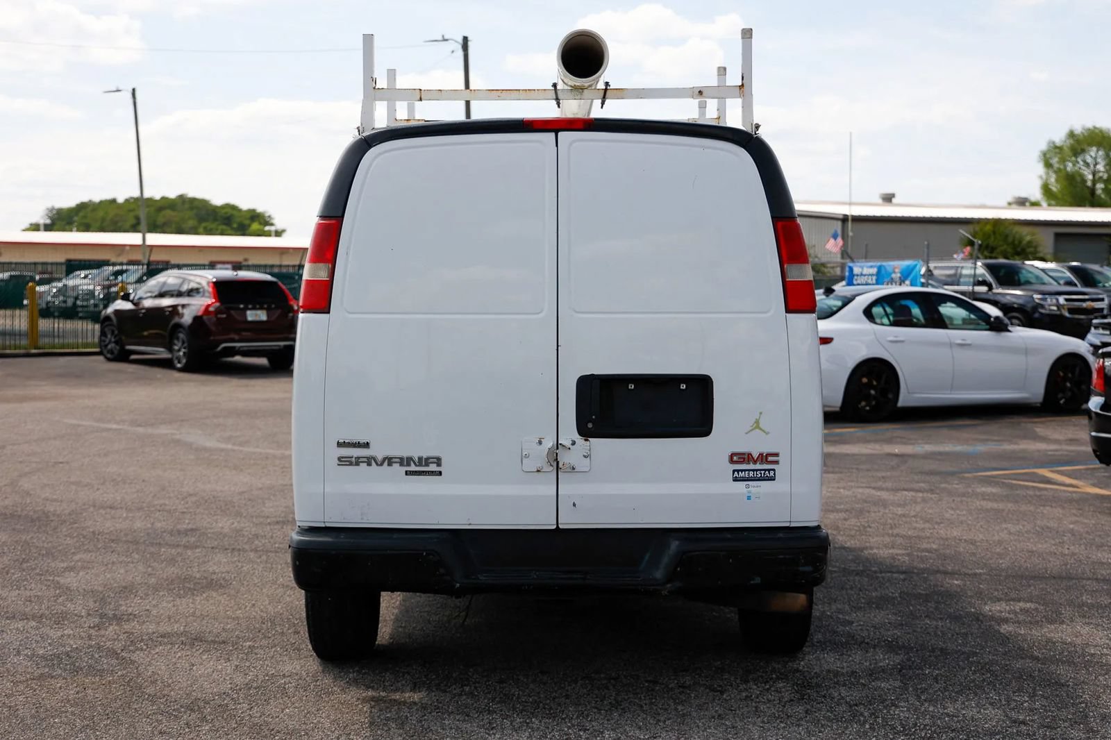 Used 2011 GMC Savana 2500 RWD image 4