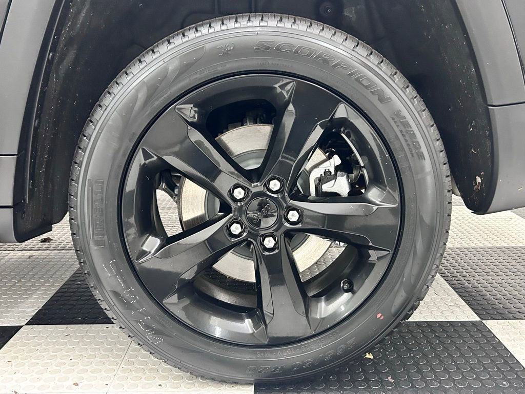 New 2025 Jeep Grand Cherokee L Limited image 8