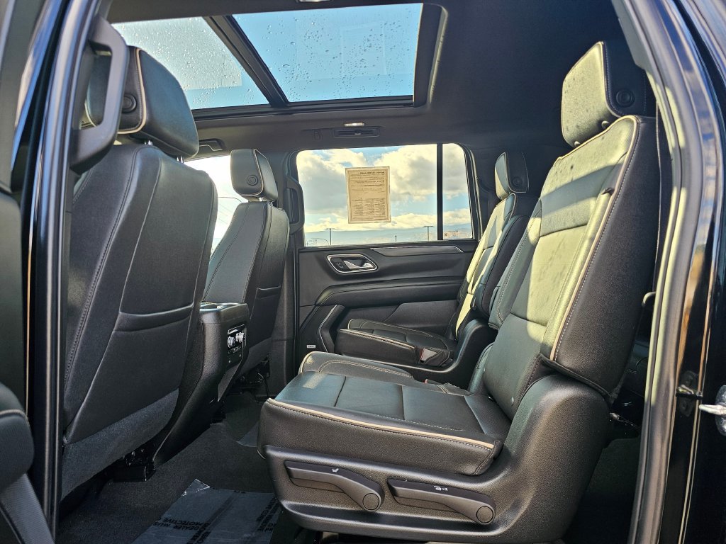 Certified 2023 GMC Yukon XL SLT w/ SLT Premium Package AWD/4WD image 25