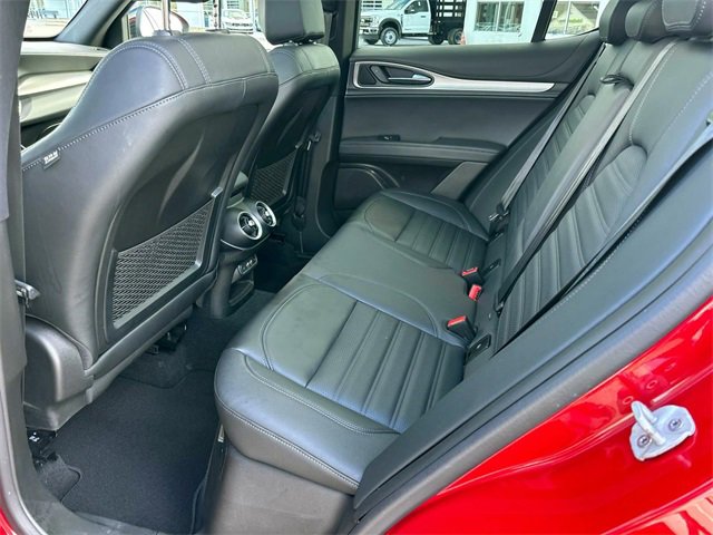 Used 2024 Alfa Romeo Stelvio Veloce image 9