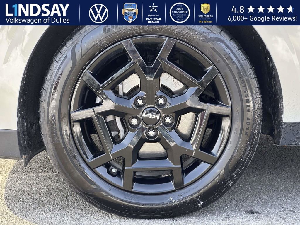 Used 2025 Kia Carnival SX image 7