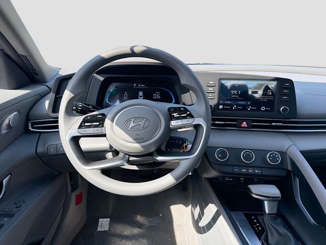 New 2026 Hyundai Elantra SE image 21