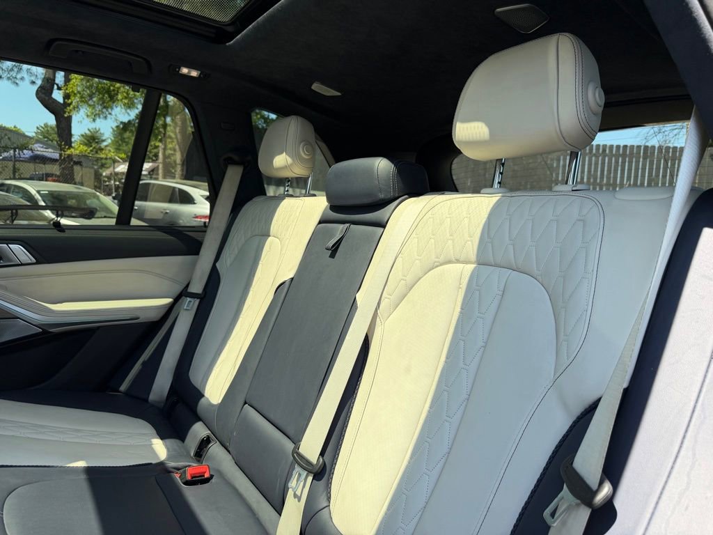 Used 2021 BMW X5 M50i w/ Executive Package image 25