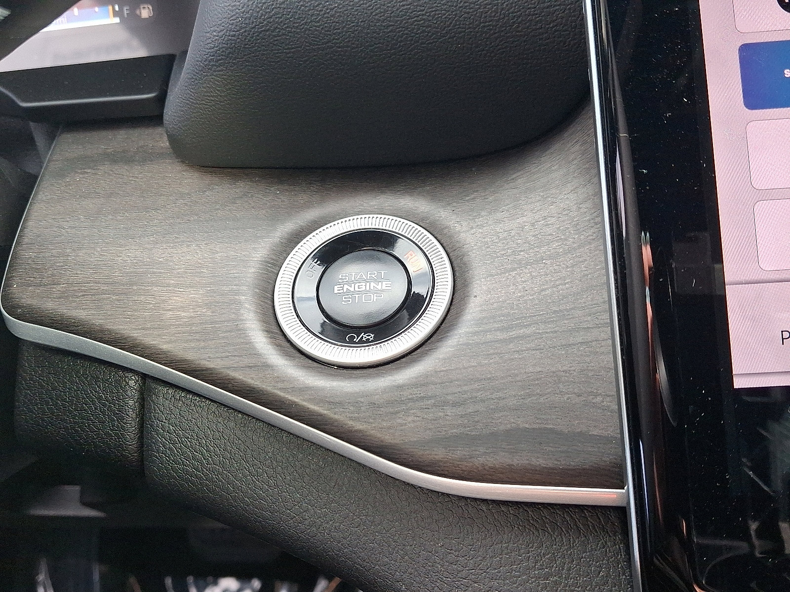 Used 2025 Jeep Grand Cherokee Limited w/ Trailer Tow Package image 25