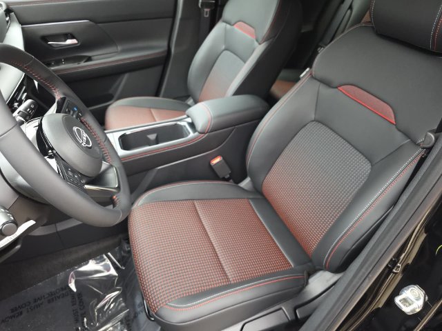 New 2027 Nissan Kicks SR w/ SR Premium Package FWD image 15