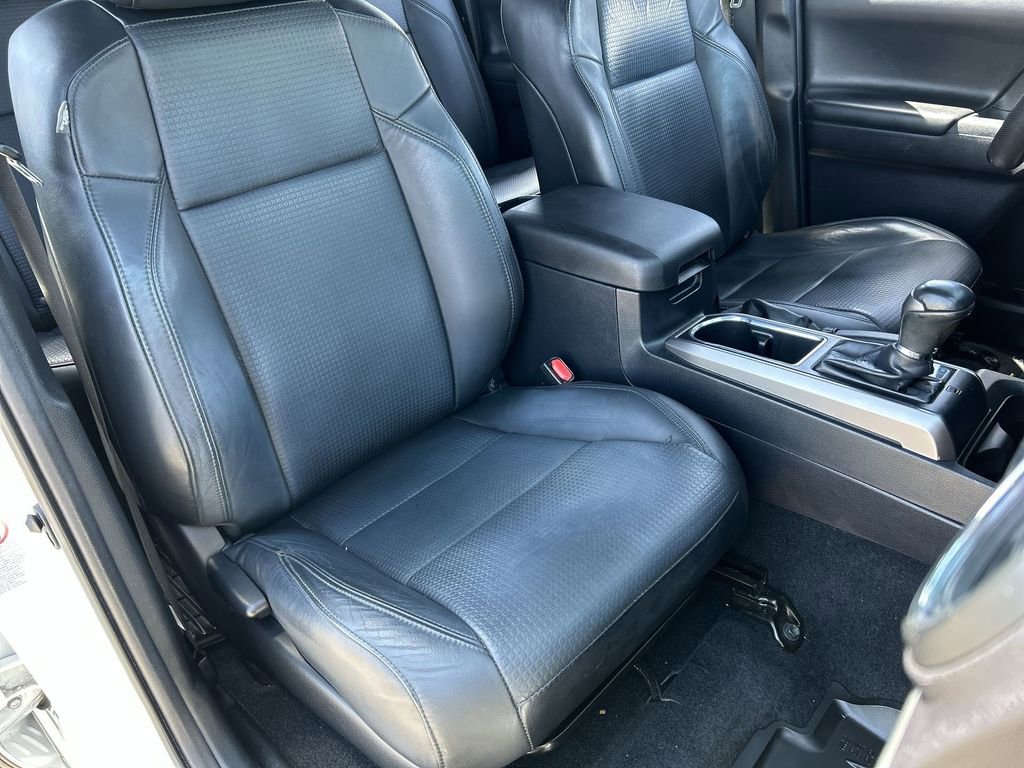 Used 2018 Toyota Tacoma Limited image 28