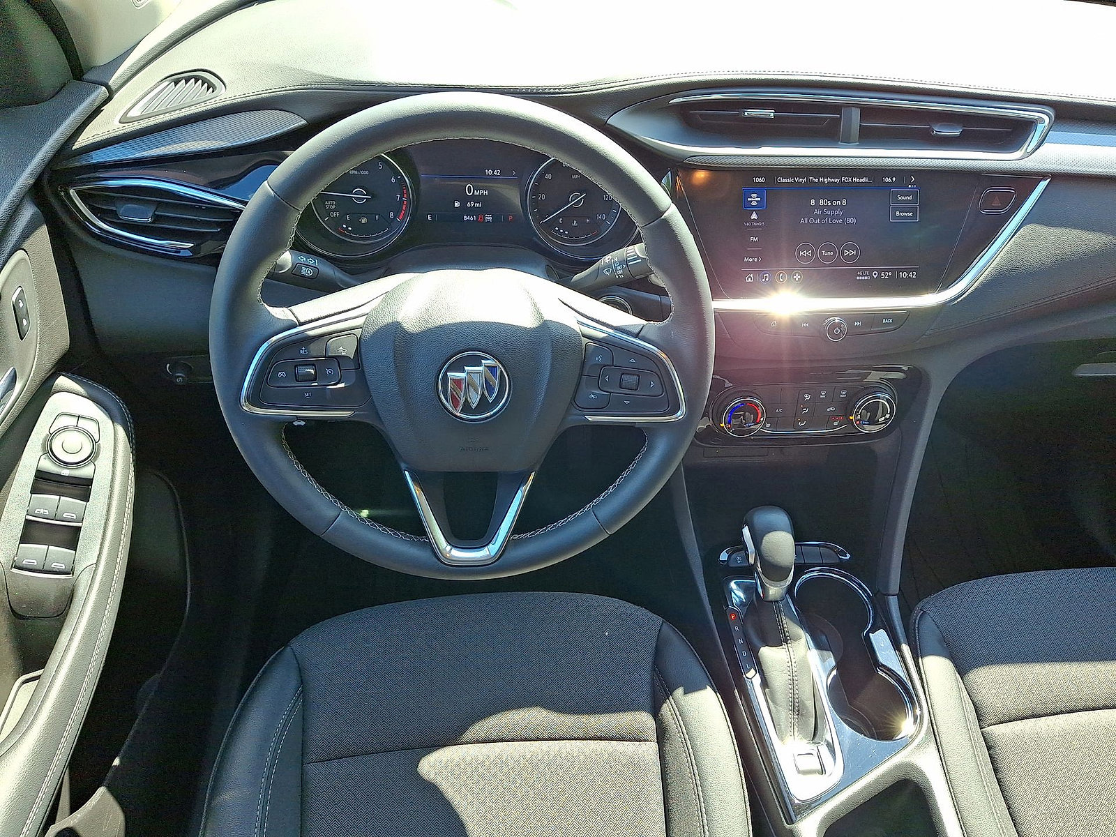 Used 2023 Buick Encore GX Preferred w/ Cold Weather Comfort Package AWD/4WD image 21