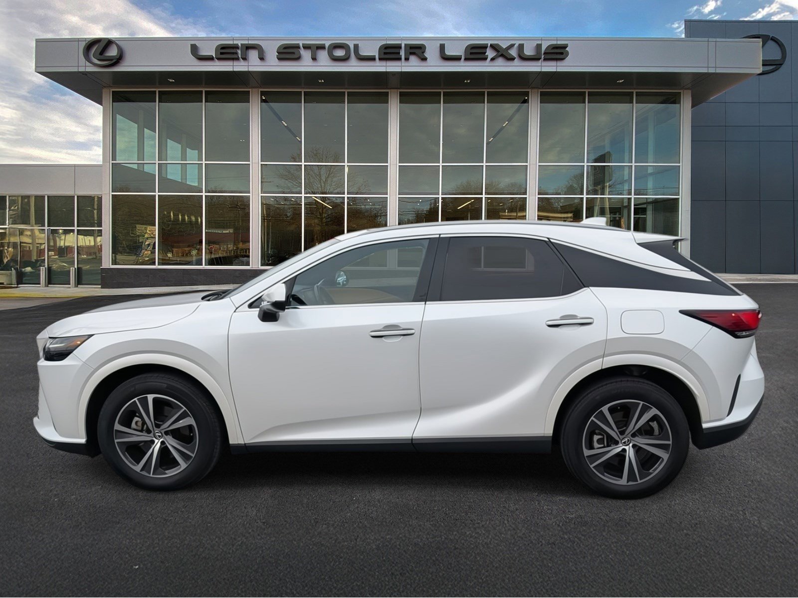 Used 2023 Lexus RX 350 Premium w/ Accessory Package image 6