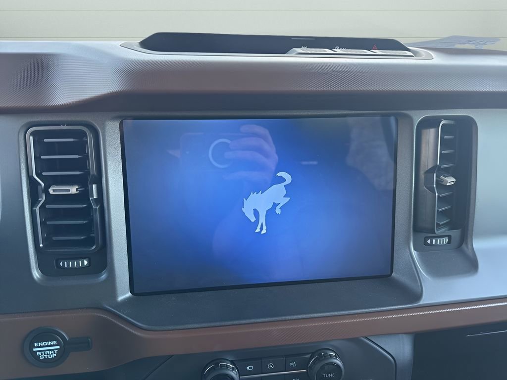 Used 2024 Ford Bronco Outer Banks image 10